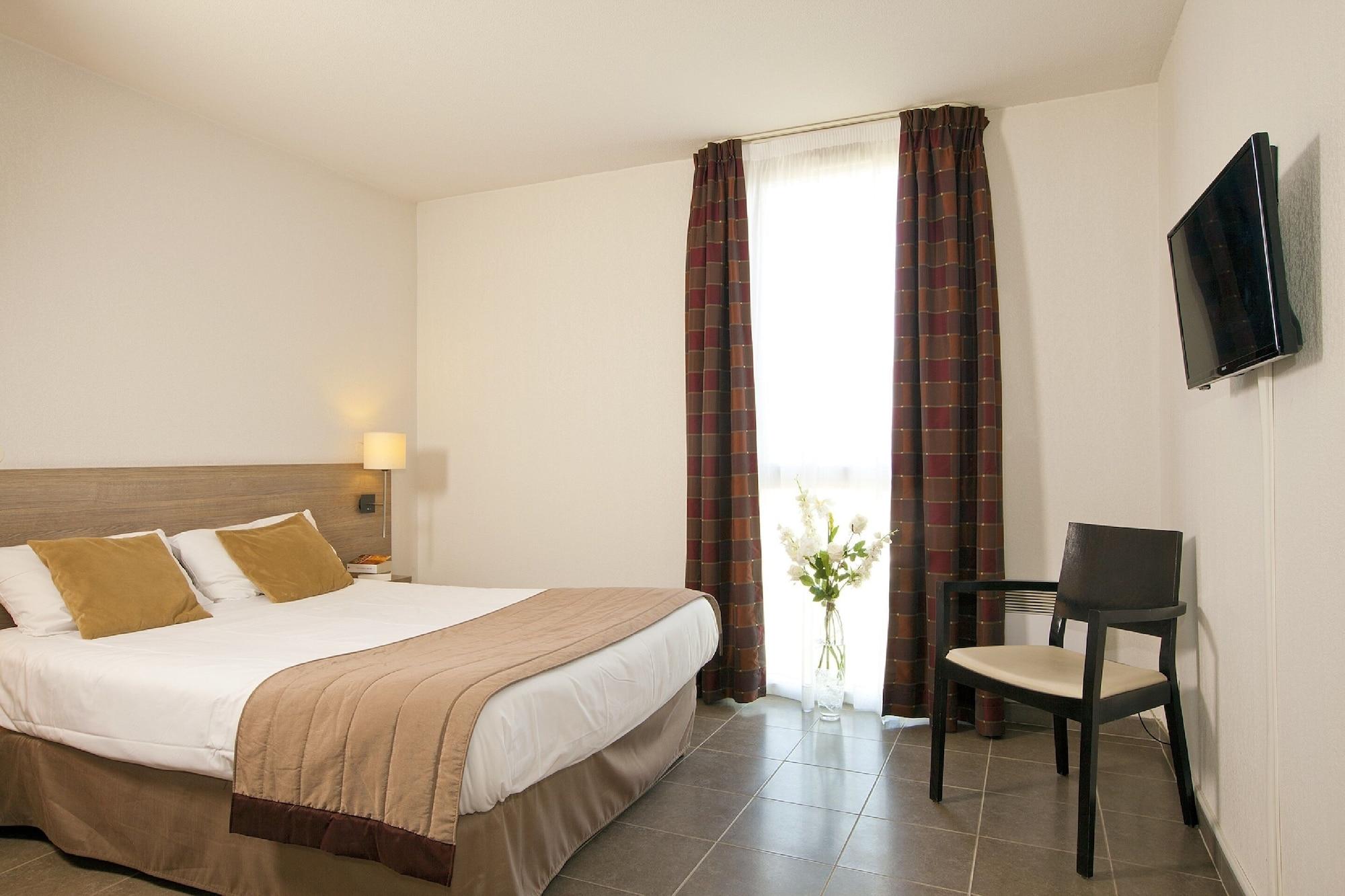 Apparthotel Sejours & Affaires Manosque Bagian luar foto