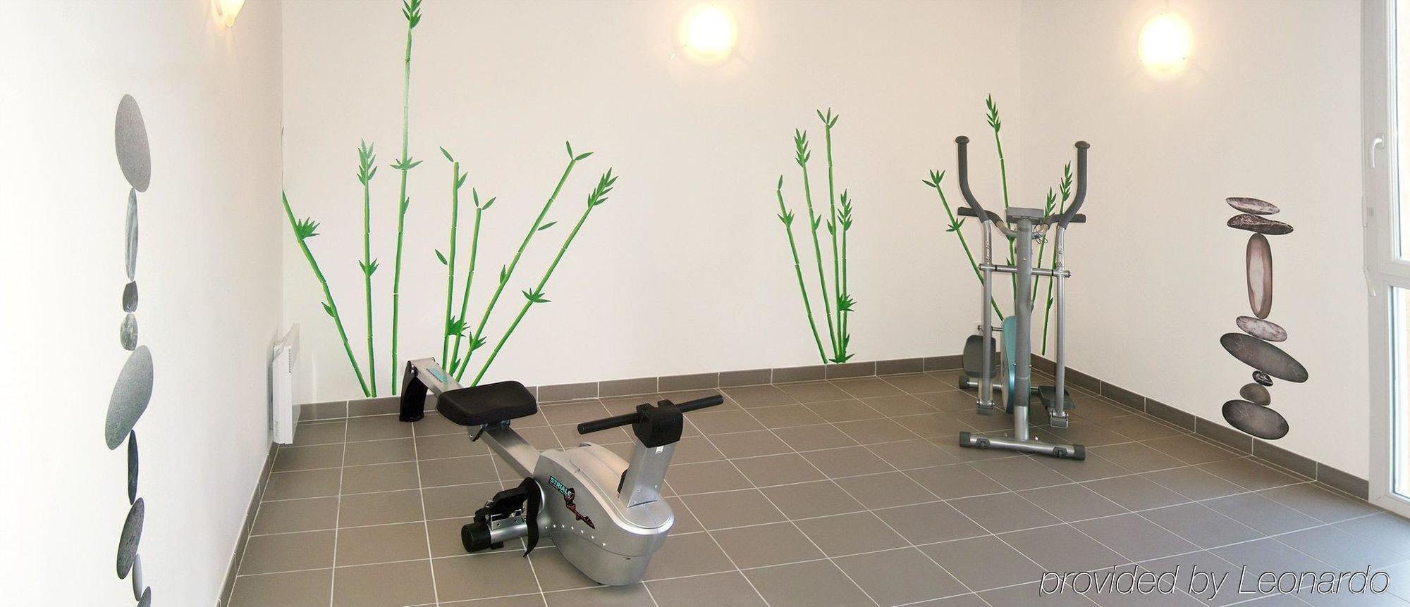 Apparthotel Sejours & Affaires Manosque Bagian luar foto