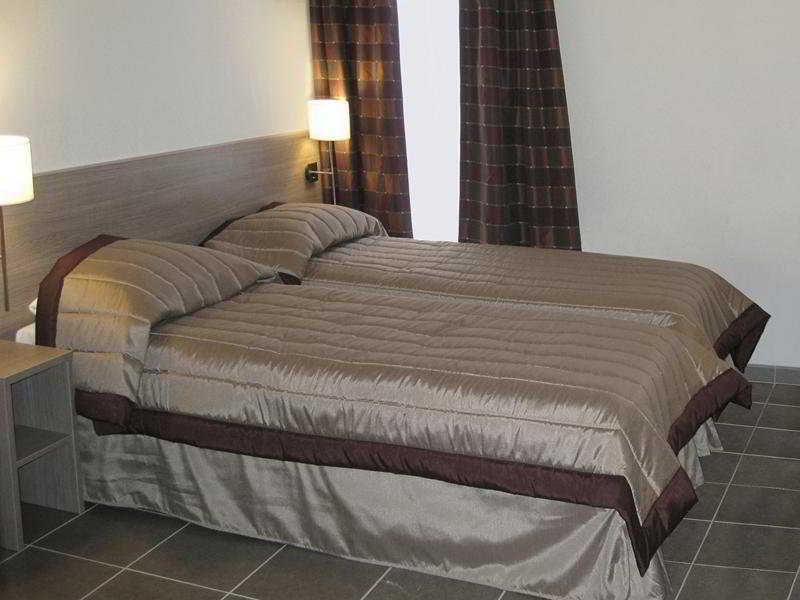 Apparthotel Sejours & Affaires Manosque Bagian luar foto